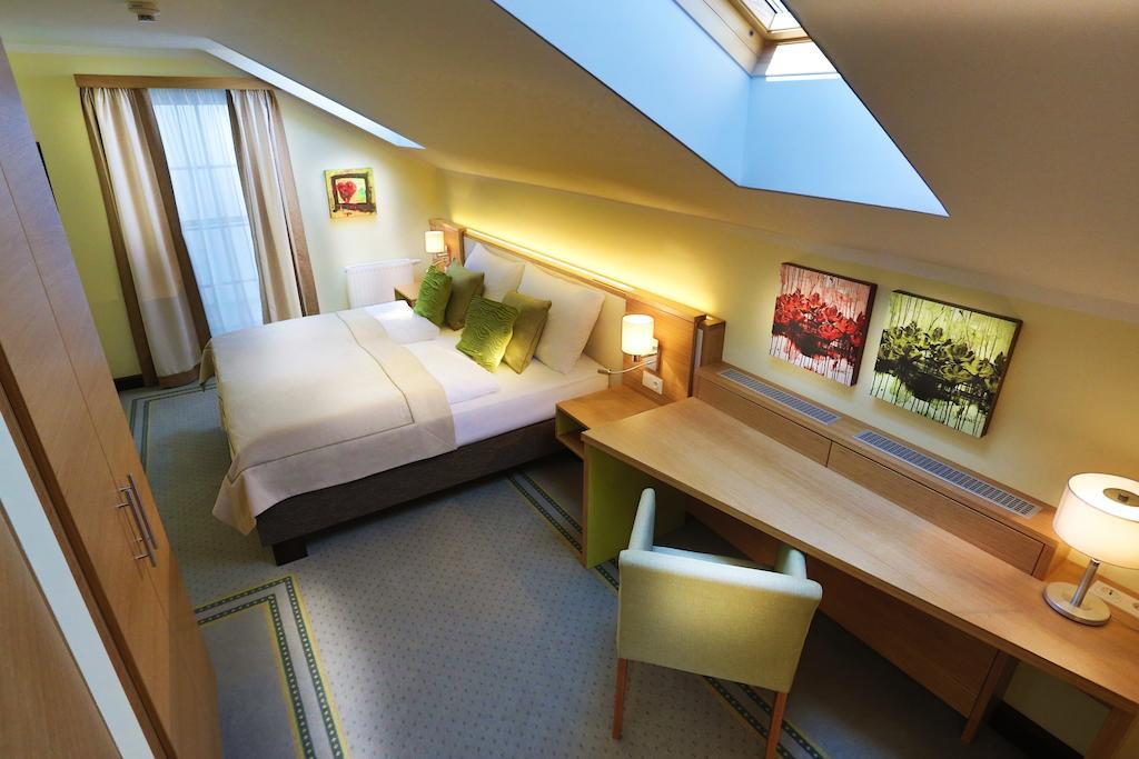Hotel Leobersdorfer Hof Rum bild